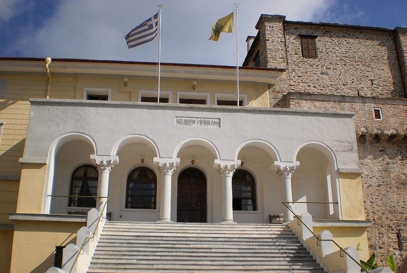 Η γνωστή Ελληνίδα που ντύθηκε άνδρας και πήγε να παραβιάσει το άβατο στο Άγιο Όρος
