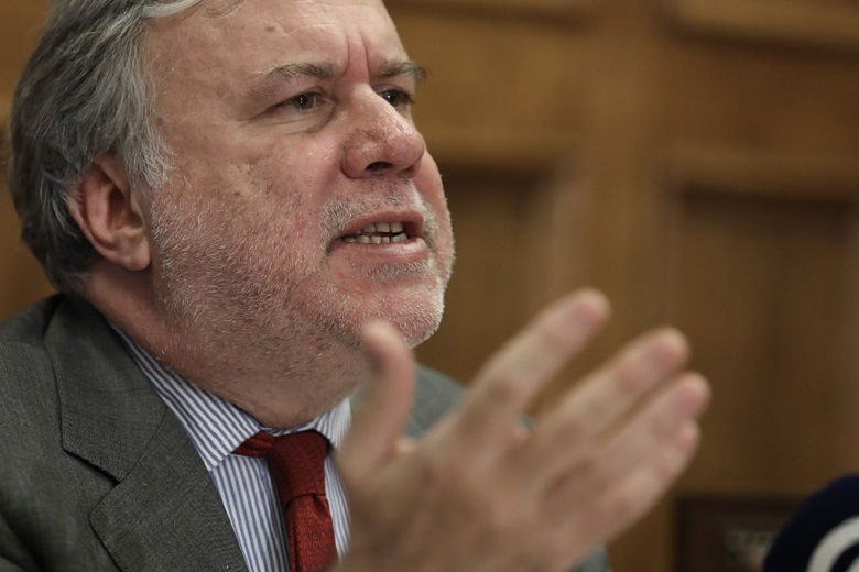 Κατρούγκαλος: Η κυβέρνηση παρακολουθεί παθητικά τις ενταξιακές διαπραγματεύσεις Σκοπίων-Αλβανίας