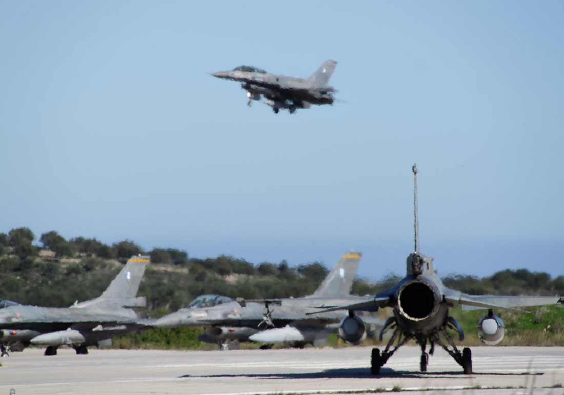 Επίδειξη ισχύος από την Ελληνική Πολεμική Αεροπορία στην Κύπρο