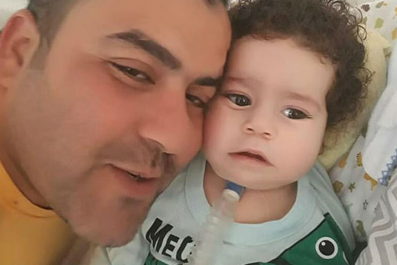 Αγοράκι πέθανε επειδή ο πατέρας του ξόδεψε τα λεφτά της θεραπείας του σε πόρνες και αλκοόλ