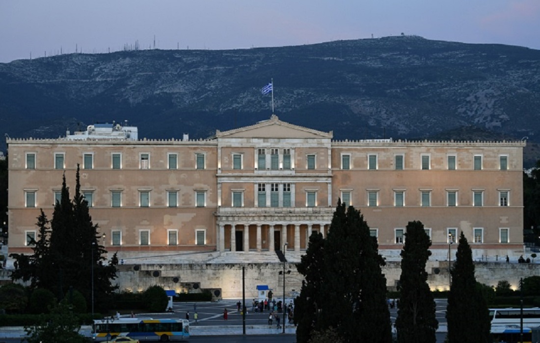 Πού βρίσκεται η διαφορά ΝΔ-ΣΥΡΙΖΑ μετά τις πρώτες 100 ημέρες σε νέα δημοσκόπηση