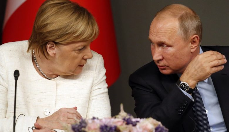 Μέρκελ: Δεν ζητά συγγνώμη για την πολιτική της έναντι του Πούτιν