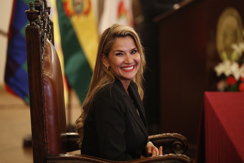 Βολιβία: Η μεταβατική κυβέρνηση αναγνωρίζει ως πρόεδρο τον Χουάν Γκουαϊδό