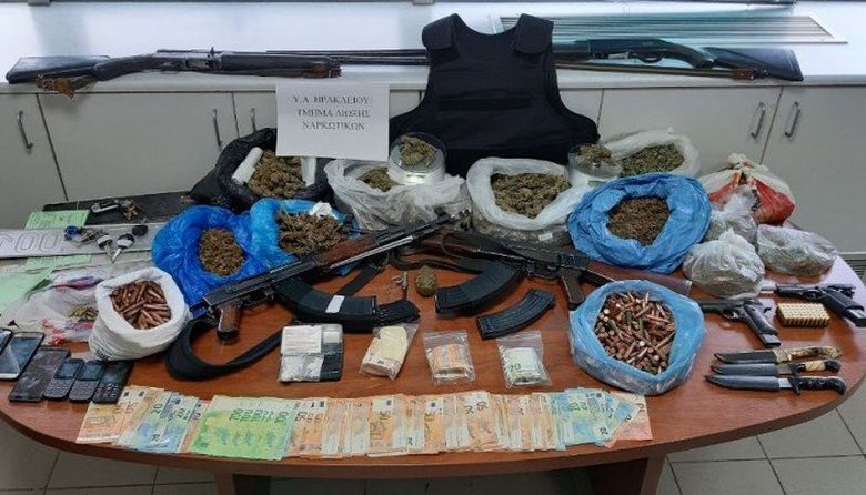 Έκρυβαν όπλα και ναρκωτικά σε… μαντρί