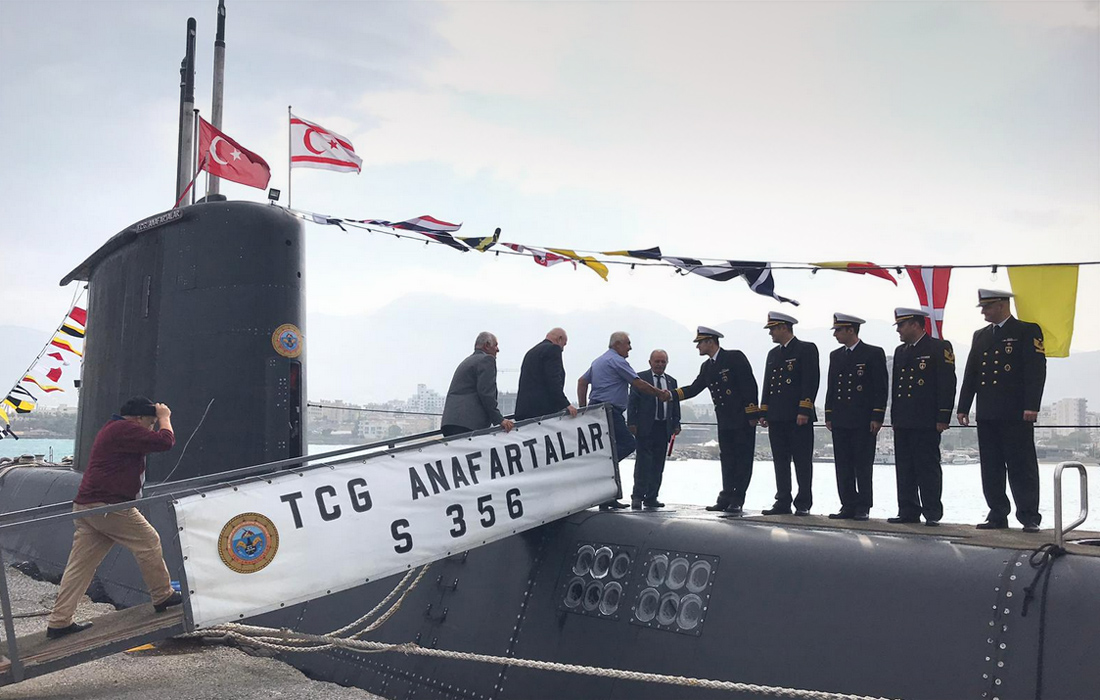 Τουρκική επίδειξη δύναμης με υποβρύχιο στην Κερύνεια, επίθεση σε Αθήνα και Λευκωσία