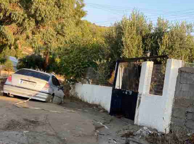 Κινδύνεψε να πνιγεί στο αυτοκίνητό του από τα νερά της βροχής