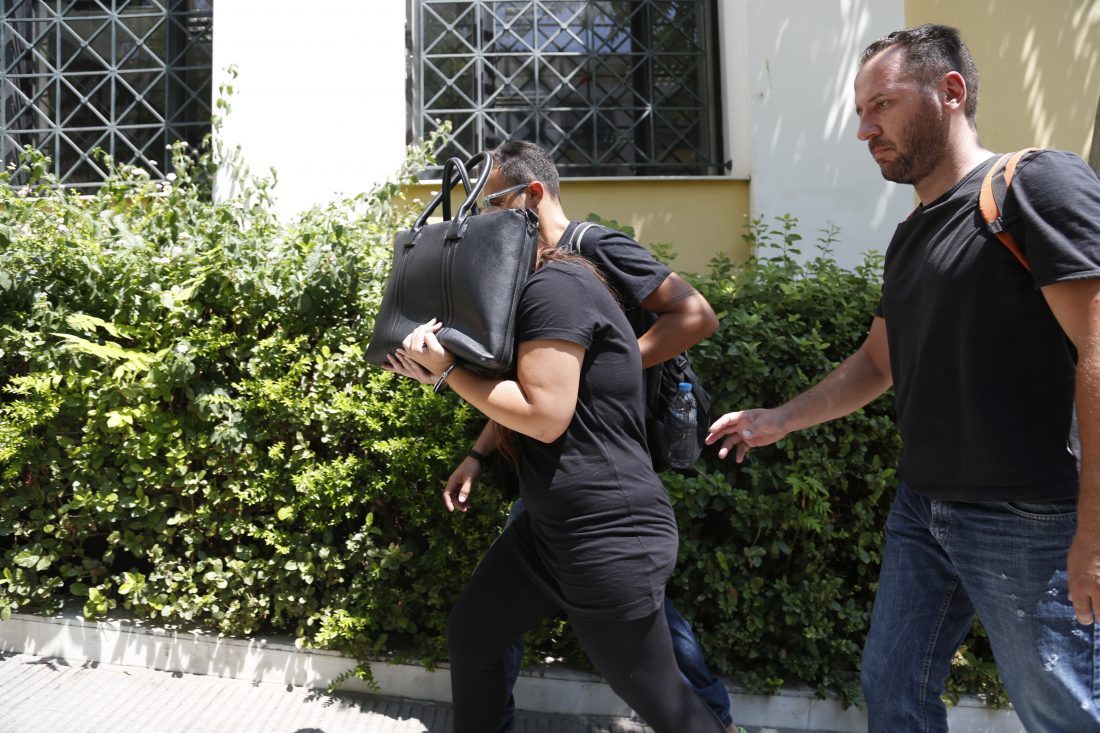 Έγκλημα στο Κορωπί: «Άκουγα την αδερφή μου να δολοφονείται, τρία χρόνια μετά ακόμα δεν κοιμάμαι»
