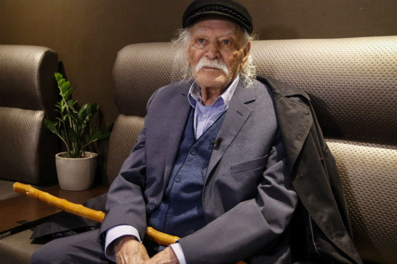 Ο συγκινητικός αποχαιρετισμός της Μάγδας Φύσσα στον Μανώλη Γλέζο