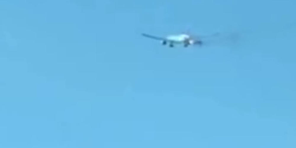 Βίντεο με αεροπλάνο που πήρε φωτιά στον αέρα