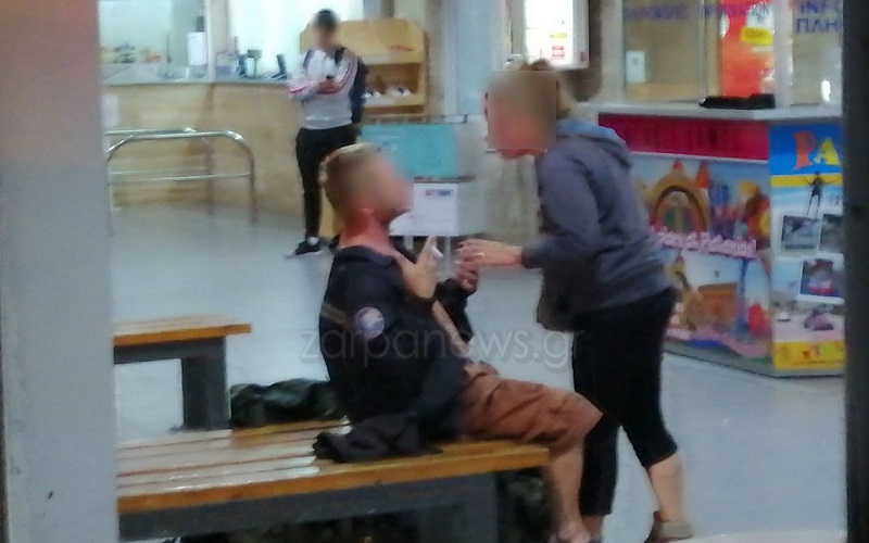Πλάκωσε στα χαστούκια δημοσίως τον μεθυσμένο σύντοφό της