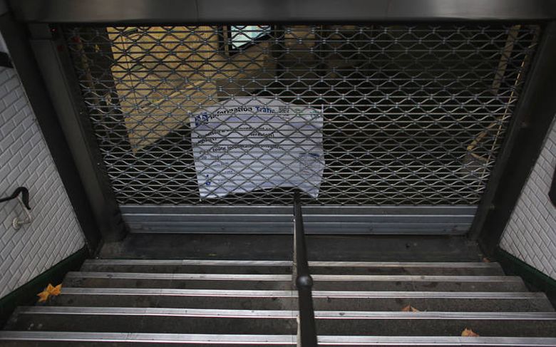 Χάος στους δρόμους του Παρισιού: Δίχως τέλος οι απεργίες στα δημόσια μέσα μεταφοράς