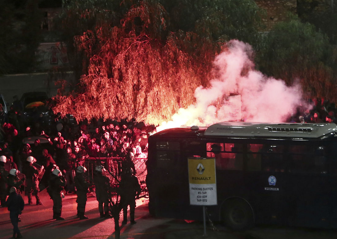 Επεισόδια λίγο πριν το ντέρμπι Ολυμπιακού-Παναθηναϊκού
