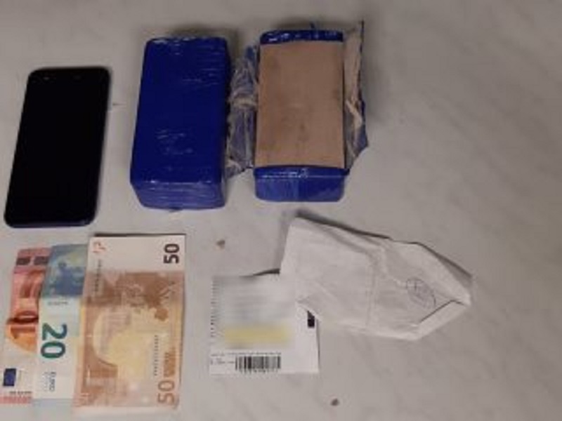 Είχε στην κατοχή του πάνω από 1 κιλό ηρωίνης σε μορφή βράχου
