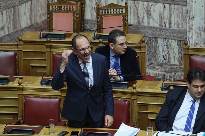 Η απλή αναλογική και ο… Χίτλερ άναψαν «φωτιές» στη Βουλή