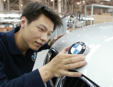 BMW και VW αναστέλλουν τη λειτουργία των εργοστασίων τους στην Κίνα