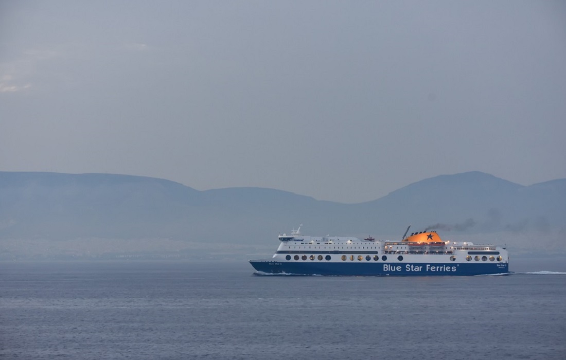Eπιχείρηση του Λιμενικού για τον εντοπισμό επιβάτη του Blue Star 2