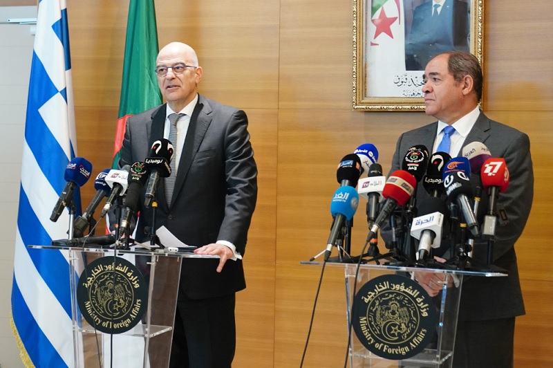 Σύμπλευση της Αλγερίας με την Ελλάδα για τη Λιβύη διαπιστώνει ο Δένδιας