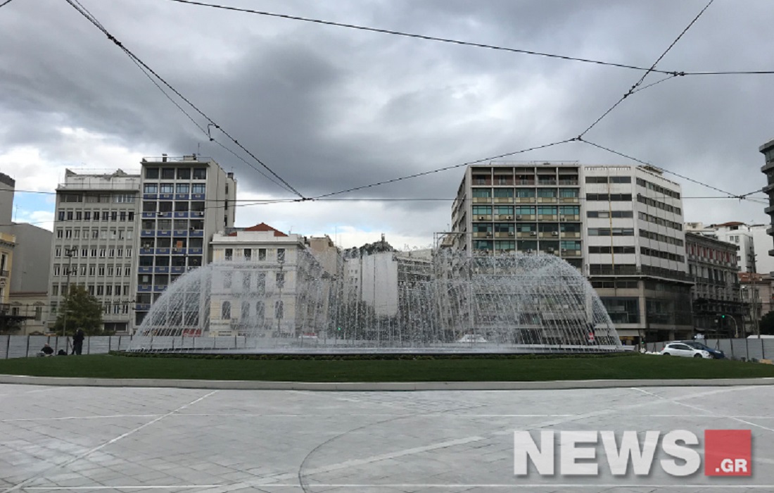Ομόνοια: Η νέα όψη της πλατείας με το υδάτινο σιντριβάνι – Δείτε φωτογραφίες