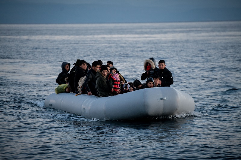 Βάρκα με 42 πρόσφυγες και μετανάστες έφθασε στη Λέσβο