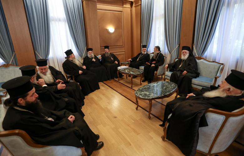 Η Ιερά Σύνοδος αποφασίζει για τις Θείες Λειτουργίες το Πάσχα