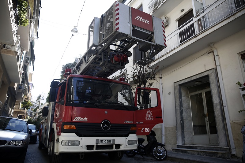Απειλούσε να πέσει από τον 5ο όροφο πολυκατοικίας στον Βύρωνα
