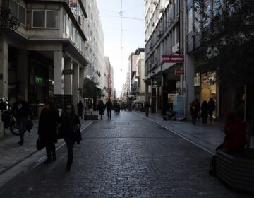 Κορονοϊός: Πρόταση για προαιρετικό κλείσιμο των εμπορικών καταστημάτων