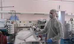Νεαρή γυναίκα νοσηλεύεται με γρίπη και κορονοϊό ταυτόχρονα στη ΜΕΘ του νοσοκομείου Λαμίας