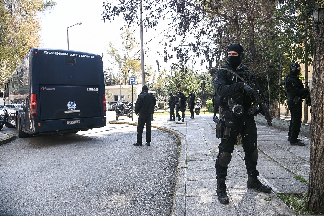 Κακουργηματικές διώξεις στους 11 συλληφθέντες σε Σεπόλια και Εξάρχεια