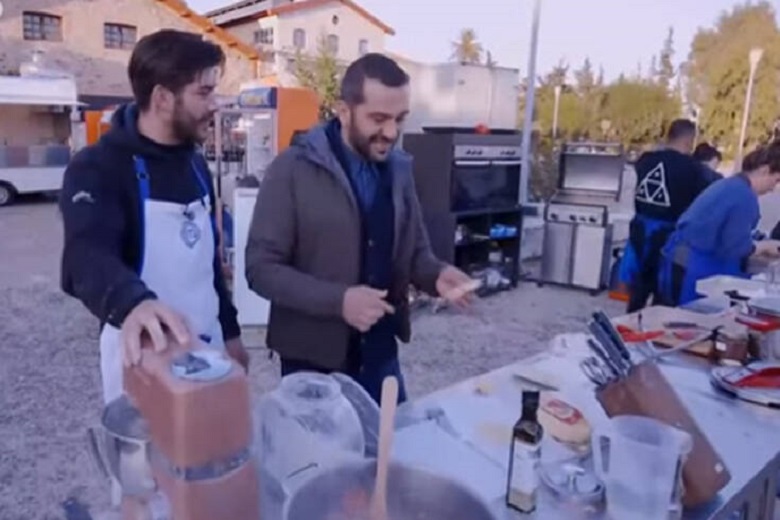 MasterChef 4: Ο Λεωνίδας Κουτσόπουλος έσωσε τη δοκιμασία