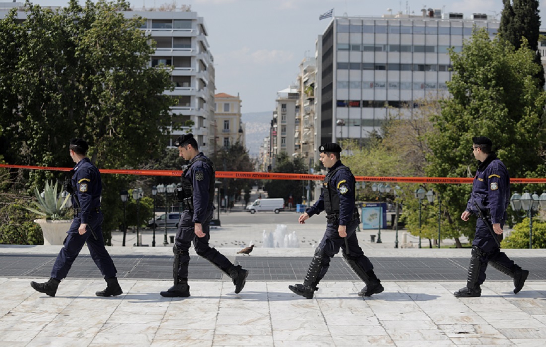 Πέτσας: Έρχονται περιορισμοί σε χρόνο μετακινήσεων και αριθμό sms