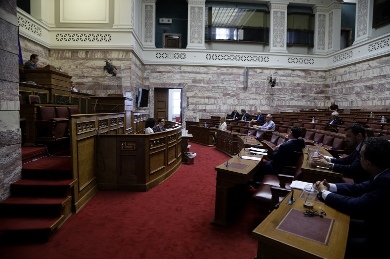 Έντονο επεισόδιο στη Βουλή μεταξύ Πολάκη-Κυρανάκη