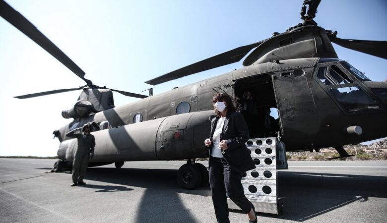 Με στρατιωτικό ελικόπτερο Σινούκ στο Καστελόριζο η Πρόεδρος της Δημοκρατίας