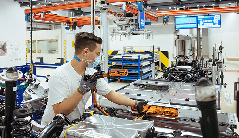 Η Volkswagen εξετάζει την περικοπή 30.000 θέσεων εργασίας