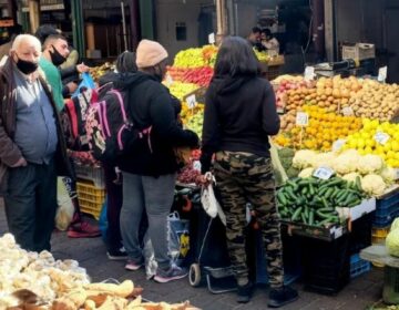 Έλεγχοι, πρόστιμα και συλλήψεις για παρεμπόριο στις λαϊκές αγορές της Θεσσαλονίκης