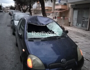 Θεσσαλονίκη: Νεαρός έπεσε από ταράτσα πολυκατοικίας και προσγειώθηκε σε αυτοκίνητο