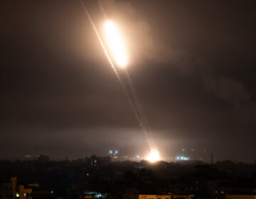 Συναγερμός στη Μέση Ανατολή: Το Ισραήλ εξαπέλυσε πυραύλους κατά εγκατάστασης στο Ιράν – Καταρρίφθηκαν drones, λέει η Τεχεράνη