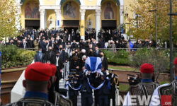 Mε τιμές αρχηγού κράτους η κηδεία του Κάρολου Παπούλια – Δείτε εικόνες