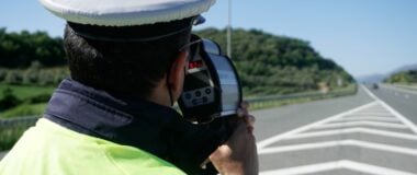 Πρόστιμο 21.140 ευρώ σε οδηγό μοτοσικλέτας που παραβίασε 12 κόκκινα φανάρια