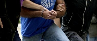 Συνελήφθη 51χρονος στο Ηράκλειο για κατάχρηση και πορνογραφία ανηλίκων – Τον κατήγγειλε και ο βαφτιστήρας του