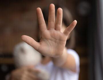 Φρίκη στη Θεσσαλονίκη: Ένας 61χρονος κατηγορείται ότι βίαζε την ανήλικη ανιψιά του από τα 5 της χρόνια