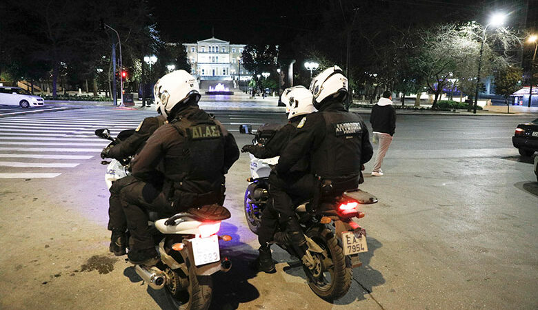 Θεσσαλονίκη: Αστυνομικοί διευκόλυναν τη μεταφορά βρέφους στο νοσοκομείο