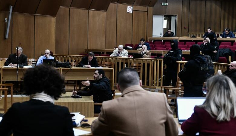 Δίκη Χρυσής Αυγής: Δεν εντοπίστηκε η σύντροφος του Παύλου Φύσσα για να καταθέσει στο δικαστήριο