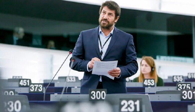 Αλέξης Γεωργούλης: Ποια είναι η γυναίκα που κατήγγειλε τον ευρωβουλευτή για κακοποίηση