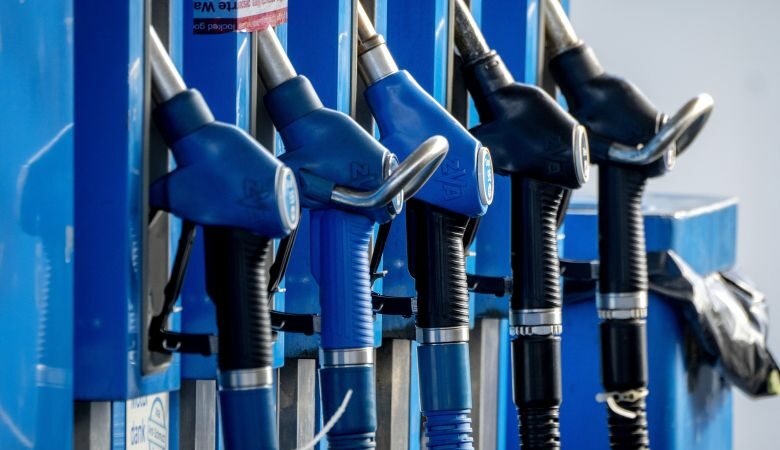 Ράλι ανατιμήσεων στην αμόλυβδη βενζίνη – Ξεπέρασε τα 2 ευρώ το λίτρο και στην Αττική
