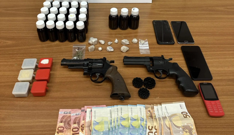 Συνελήφθησαν δύο άτομα για κατοχή και διακίνηση ναρκωτικών στην Δυτική Αττική