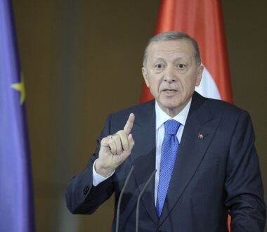 Ο Ερντογάν προειδοποιεί την ΕΕ για τις πολιτικές που εφαρμόζονται απέναντι στον πόλεμο στη Γάζα