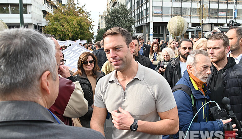 Ο Στέφανος Κασσελάκης έδωσε το «παρών» στην πορεία διαμαρτυρίας των αυτοαπασχολούμενων – Δείτε εικόνες του News