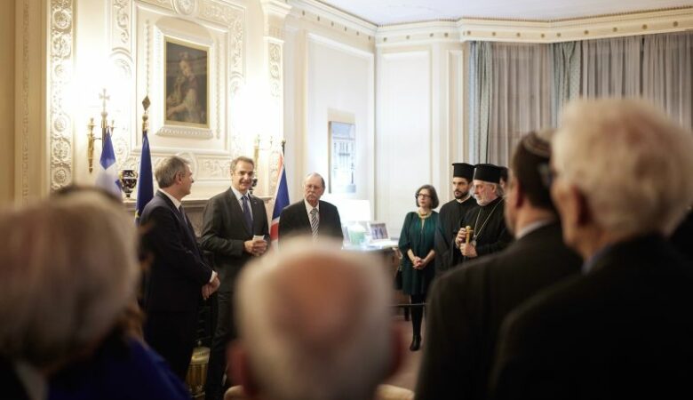 Ο Κυριάκος Μητσοτάκης σε εκδήλωση της Πρεσβείας της Ελλάδας στο Λονδίνο για το «Γραφείο Σεφέρη»