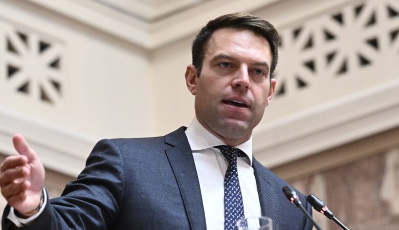 Κασσελάκης: Ο πρωθυπουργός να δεσμευθεί σήμερα ότι η ΝΔ θα υπερψηφίσει τη σύσταση προανακριτικής