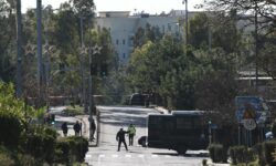 Ανάληψη ευθύνης για τη βόμβα στα ΜΑΤ: «Αυτή τη φορά ήσασταν τυχεροί», απειλούν οι τρομοκράτες